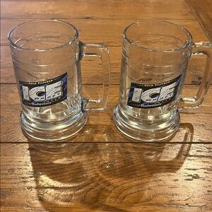Vintage: A pair of Budweiser Ice Clear Glass Mug. Great condition!